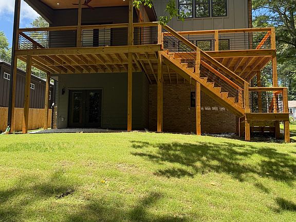 4th image of 1202 Thomas Rd