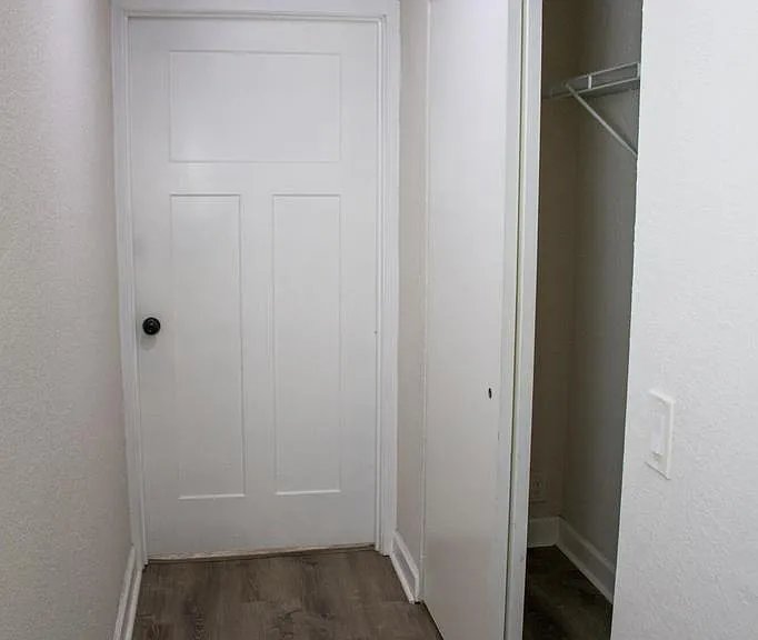 86 Hurwood Ave — Photo 12