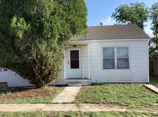 1112 W University Dr, Portales, NM 88130