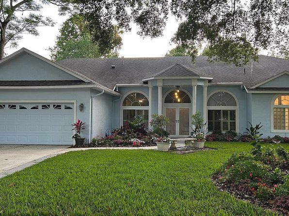 1600 Twin Oaks Cir