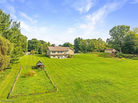 4th image of 2976 Greenleaf Rd
