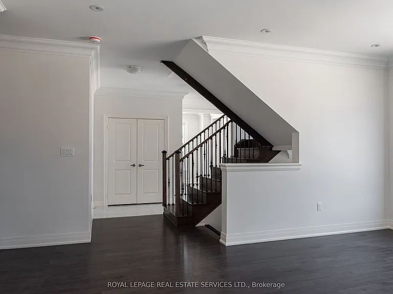 406 Humphrey St — Photo 12