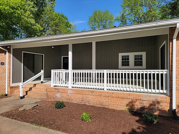 3rd image of 255 Thomasburg Ln