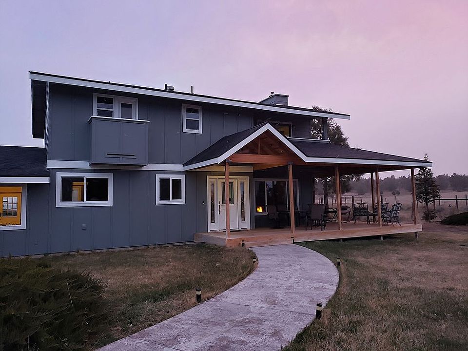Front with wrap around deck