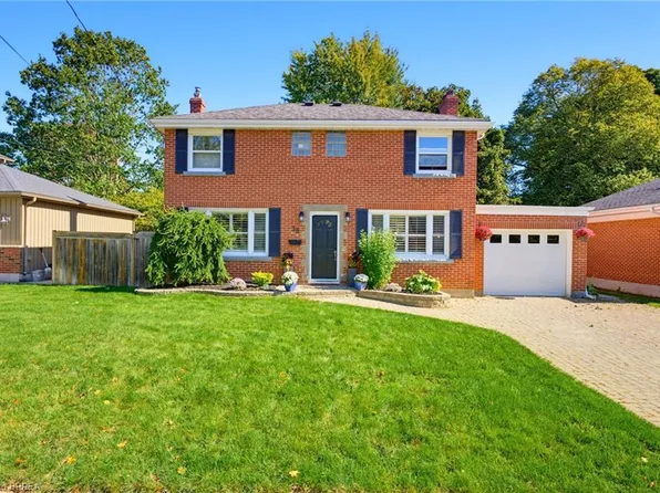 38 Admiral Rd, Brantford, ON N3R 1L6
