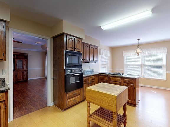 3rd image of 238 Council Bluff Pkwy