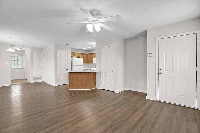 1st image of 812 Barrington Woods Cv #A