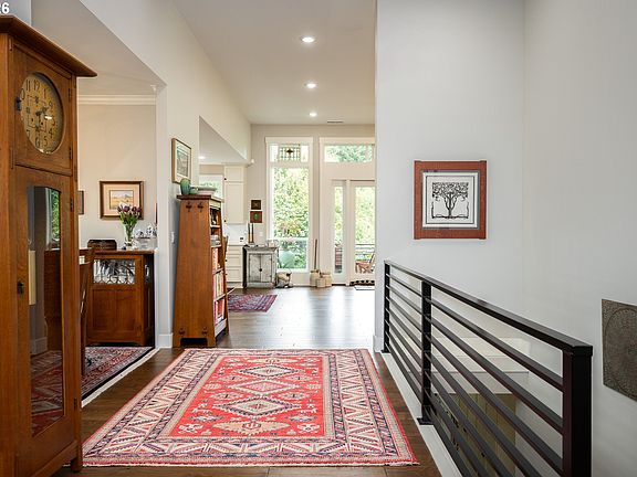 5th image of 710 S 19th Pl