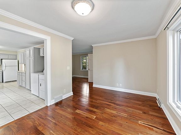 4th image of 5552 1st Ave S