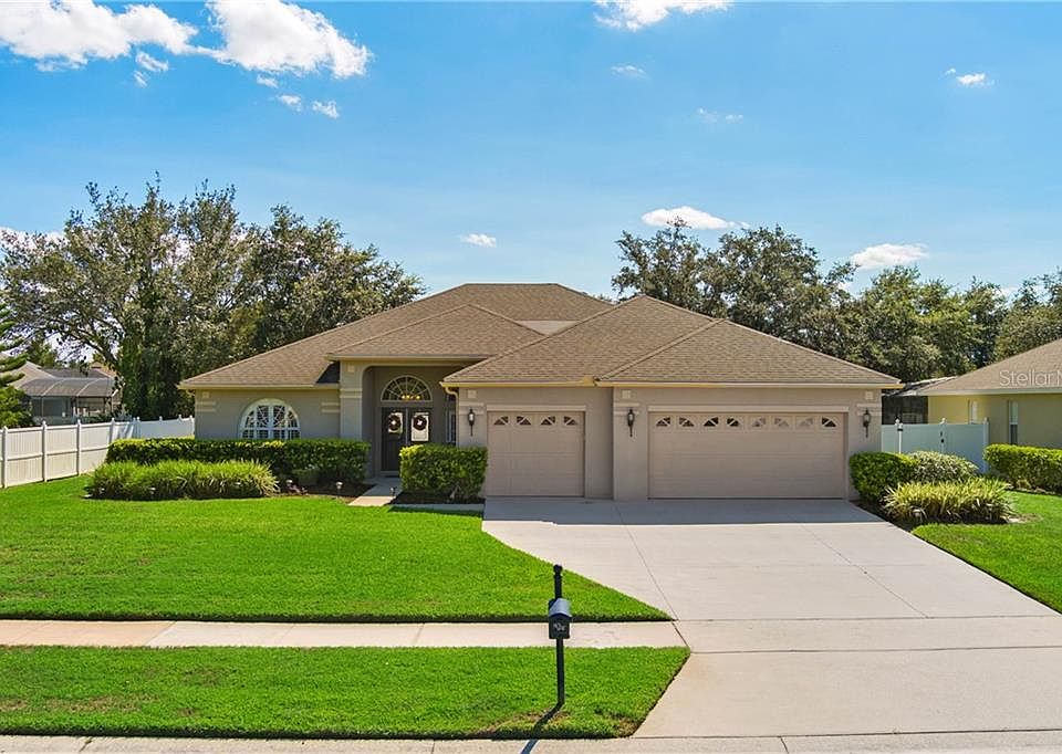 1st image of 13131 Lakeshore Grove Dr