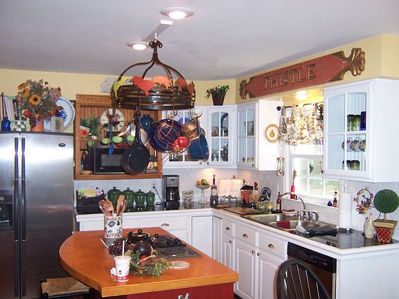 3rd image of 3204 Deerfield Ct