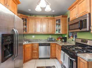 136 Grape St, Philadelphia, PA 19127