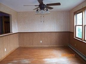 2nd image of 110 Poplar St