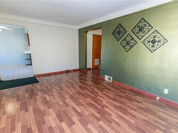 4th image of 7403 Dorothy Ave
