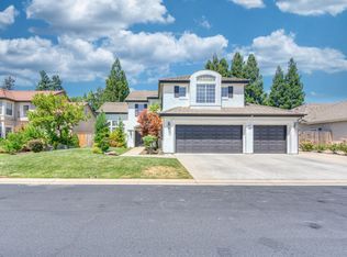 10423 N Sinclair Cir, Fresno, CA