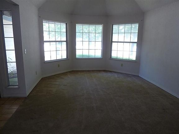 4th image of 8278 Spengler Dr