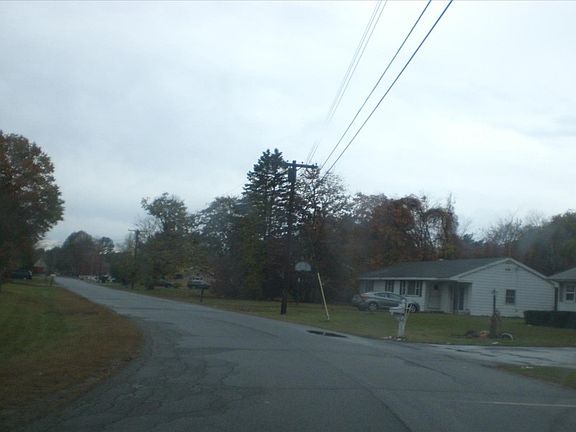 5th image of 9 Terry Dr