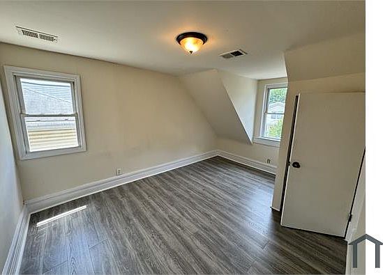 4th image of 134 Seymour Ave Floor 3