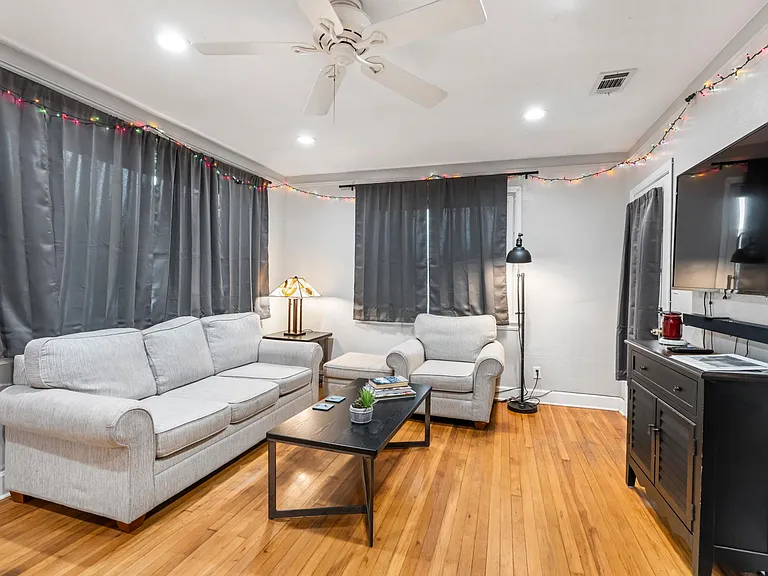 1507 W Gregory St — Photo 4