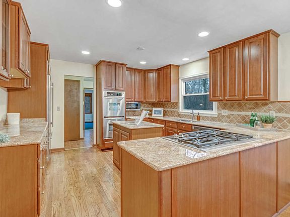 4th image of 9545 N Wakefield Ct