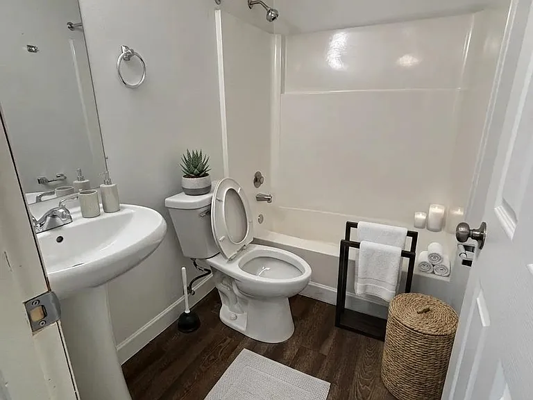 4496 High St #10 — Photo 3