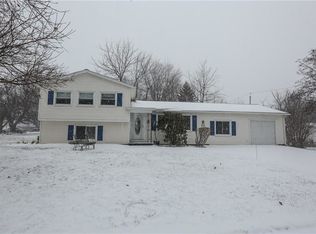 555 Meadowbriar Rd, Rochester, NY 14616
