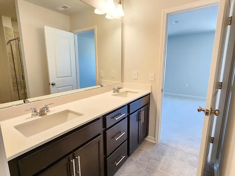 2431 Kasota Ln — Photo 36