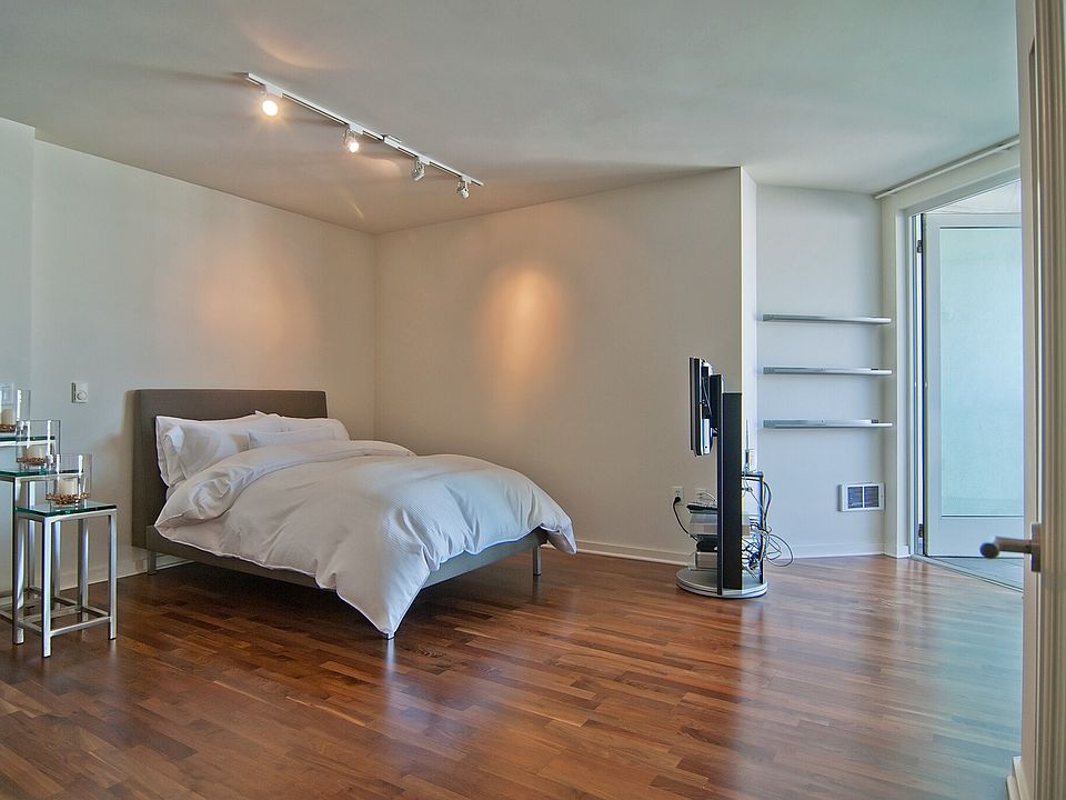 1st image of 555 4th St Unit 912