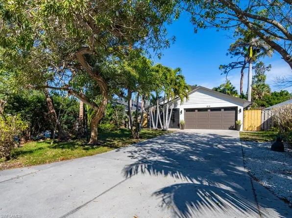 815 102nd AVE N, NAPLES, FL 34108