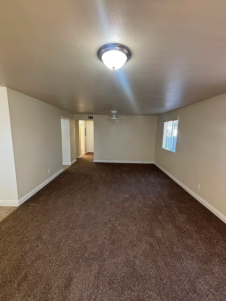 5 bed, 1863 sqft, $3,950 — Photo 3