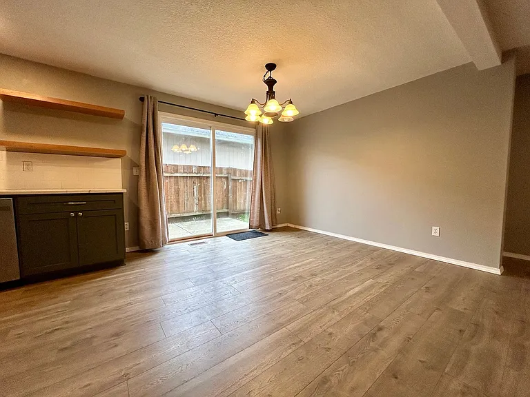 3001 NE 160th Ct — Photo 7