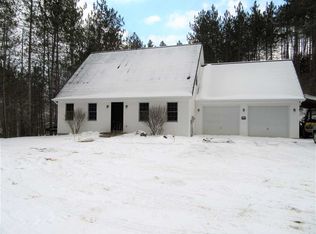 37 Windy Pines Dr, Huntington, VT 05462