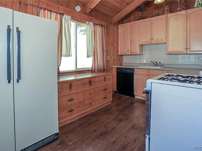 921 Menlo Dr — Photo 26