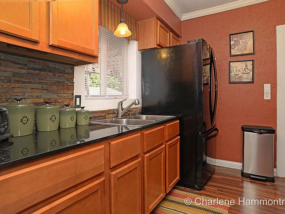 5th image of 307 Janet St SE