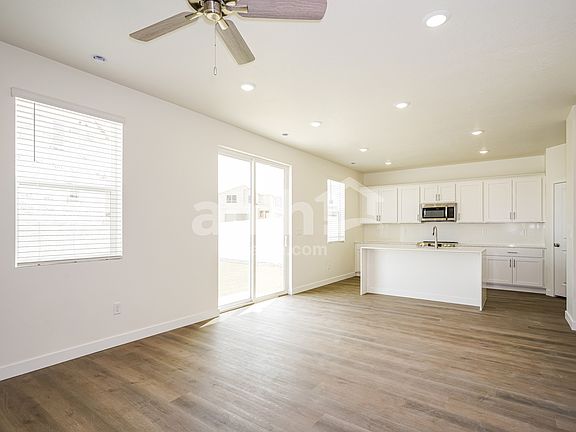 5th image of 1347 W Mahogany St