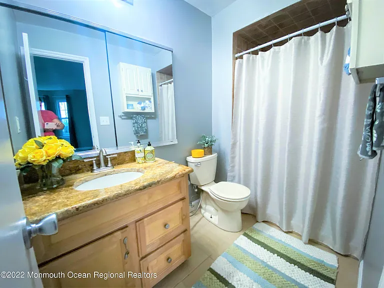 313 Tulip Ln — Photo 16