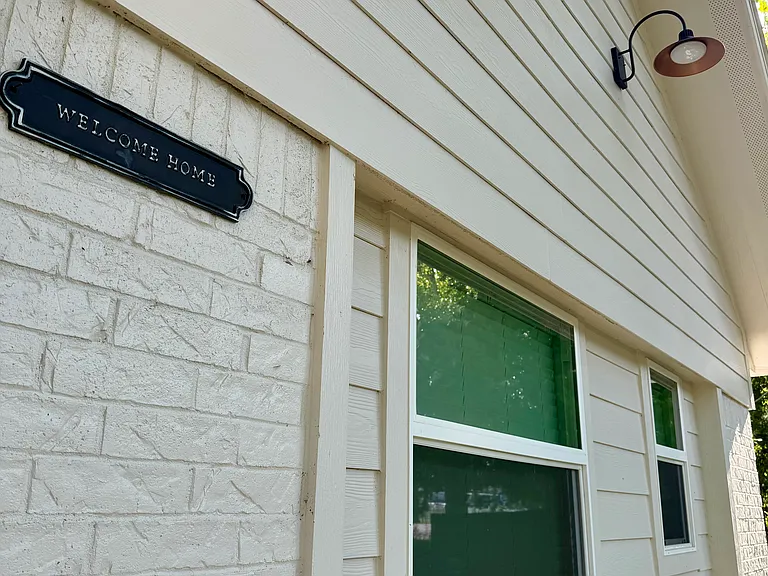 2019 Magnolia Dr — Photo 1