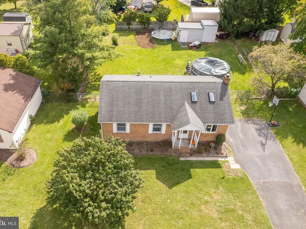 399 Oriole Dr, Stephens City, VA 22655