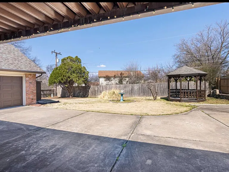 7627 E 58th Pl — Photo 10