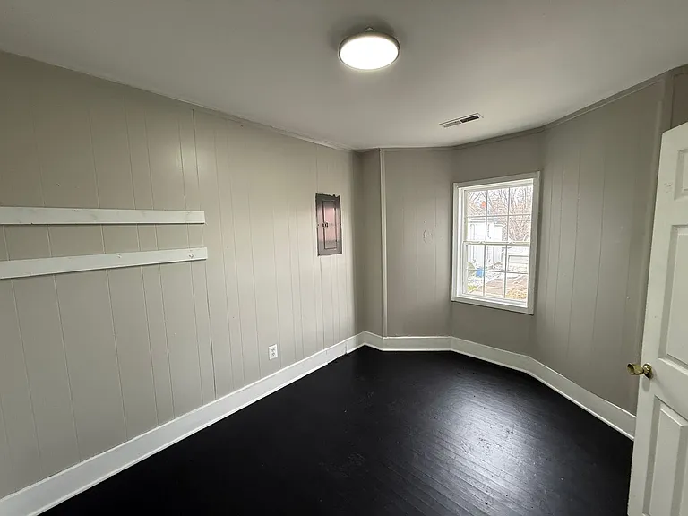 1421 Long Ave — Photo 41