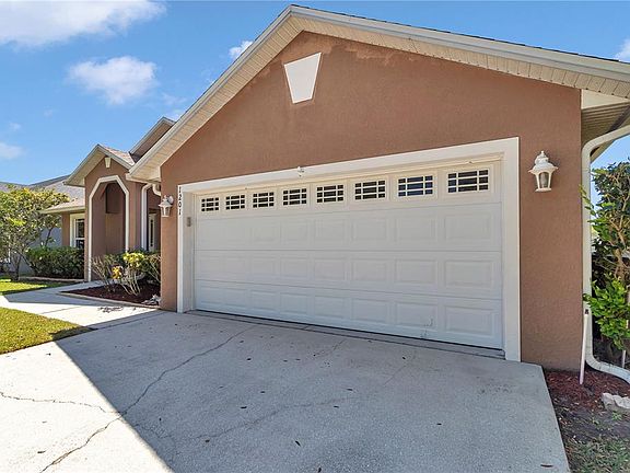 4th image of 1201 Creekview Ct