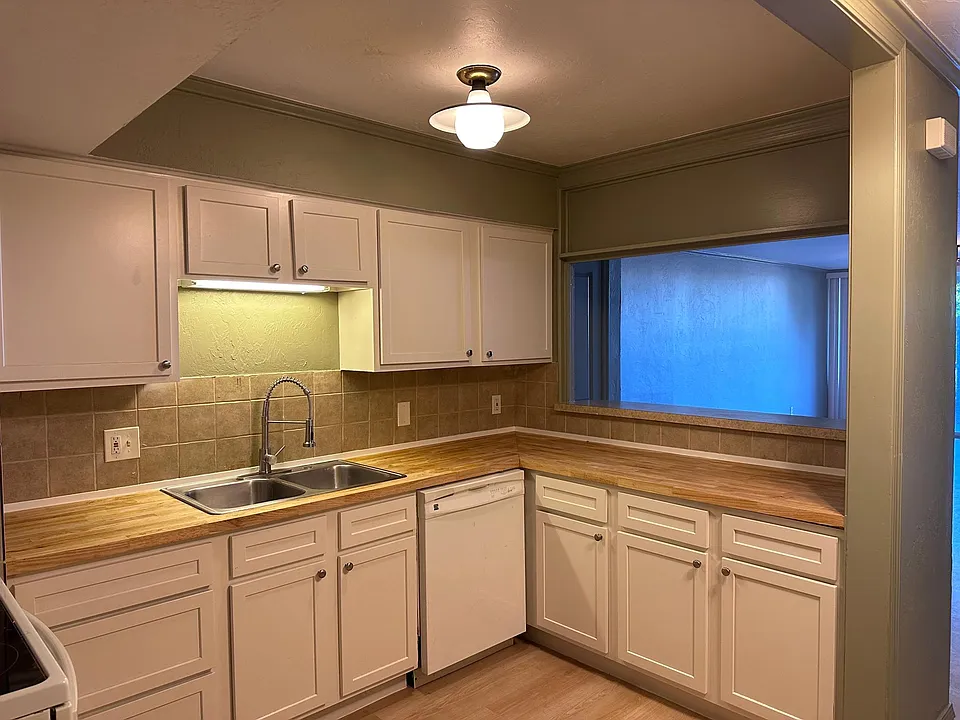 6000 N Brookline Ave #53
