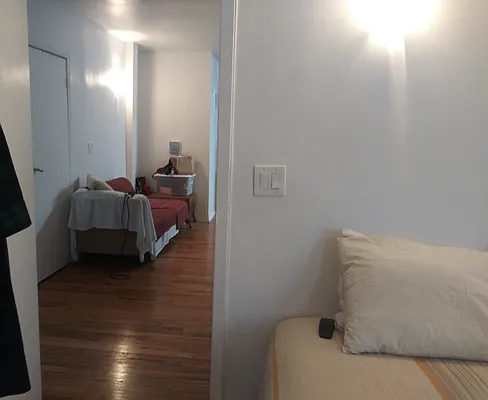 Rented by Batra Group Inc | media 4