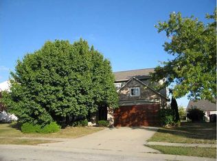 6686 Wimbledon Dr, Zionsville, IN 46077