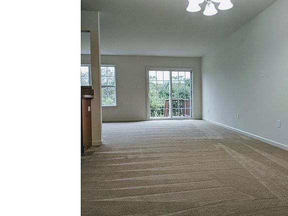 5th image of 409 Caramist Cir