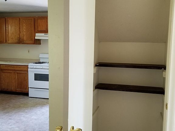 CLOSET SPACE (MAIN)