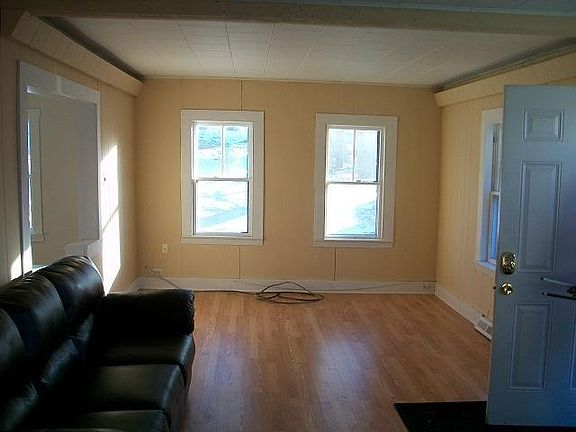 Living Room (Furniture not inc.)