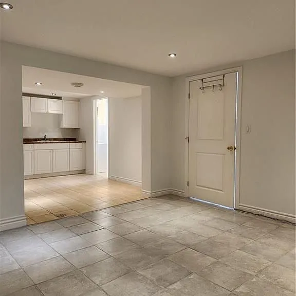 26 Stewart Ave #LOWER — Photo 4