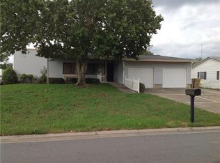 26604 E Cove Dr, Tavares, FL 32778