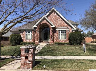 9726 Nottingham Dr, Omaha, NE 68114